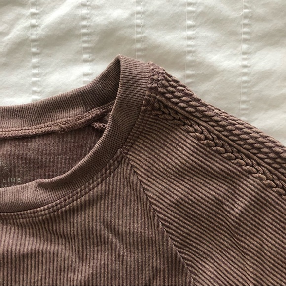 Brand new OFFLINE by Aerie top - Picture 3 of 8